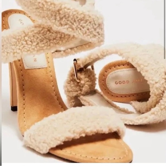 Good American sandals - Picture 3 of 17